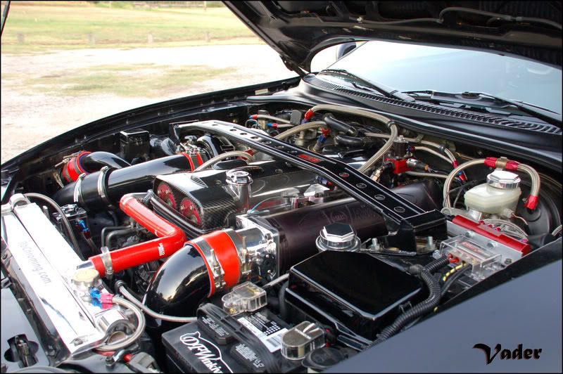 [Image: ENGINEBay4copy.jpg]