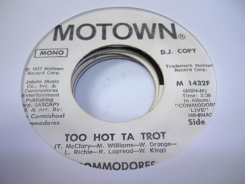 Commodores - Too Hot Ta Trot