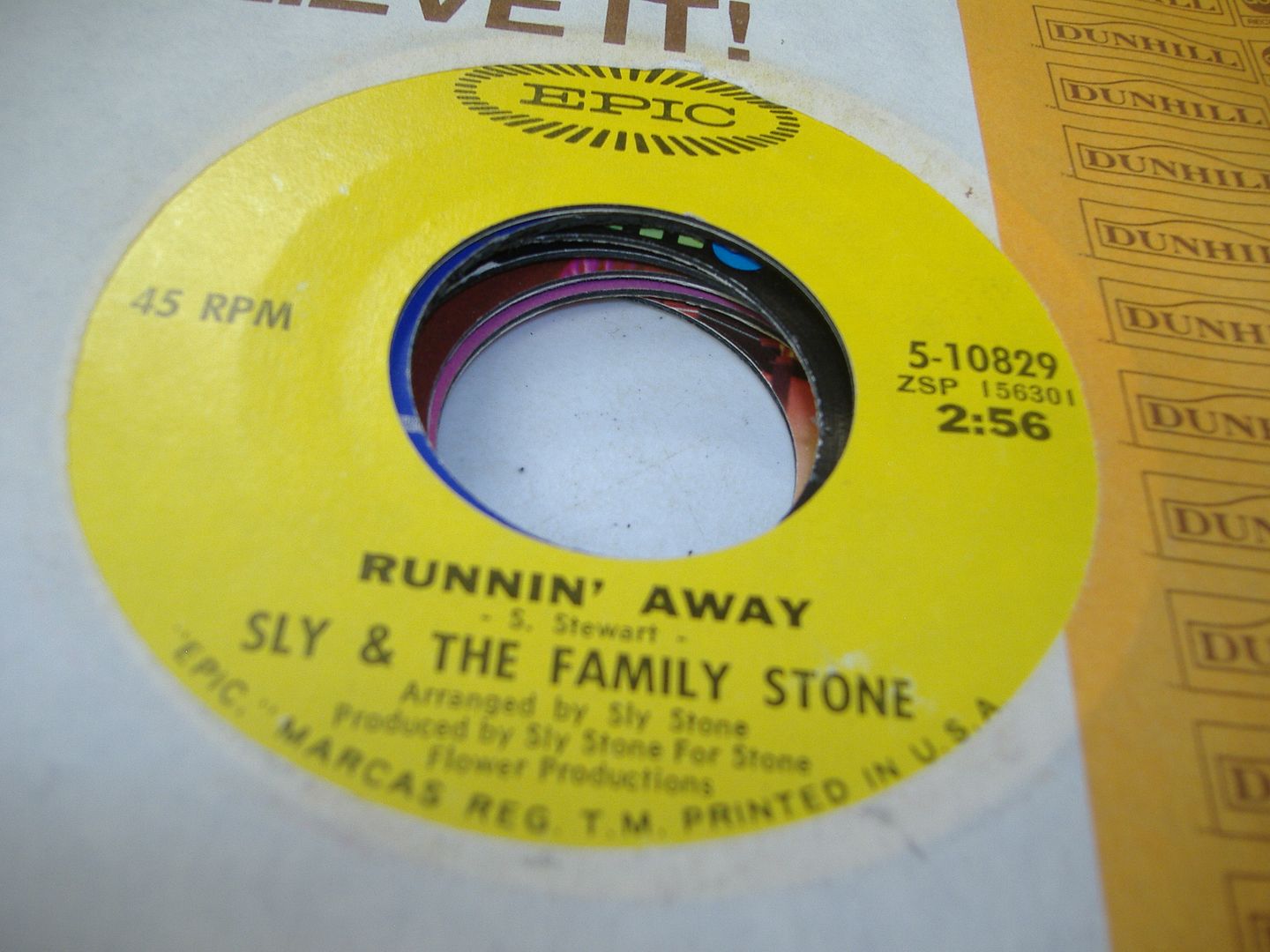 SLY & THE FAMILY STONE - Runnin' Away (brave & Strong)