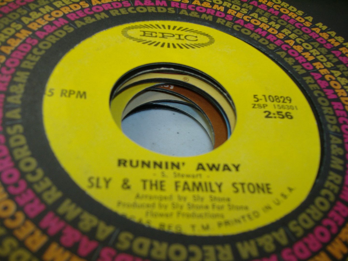 Runnin' Away (brave & Strong) - SLY & THE FAMILY STONE