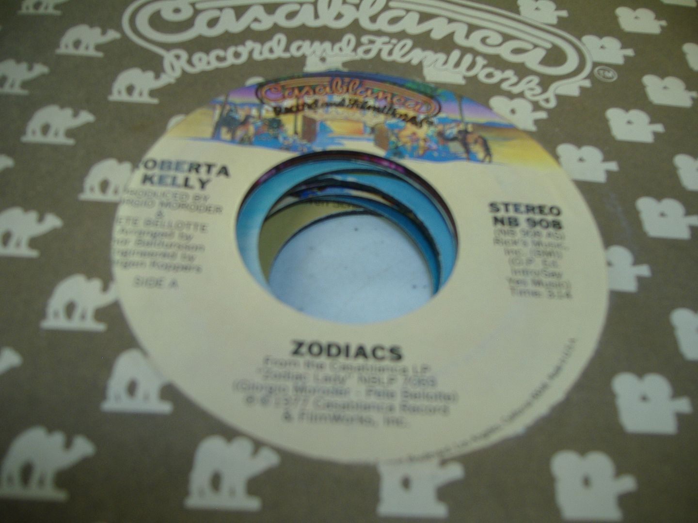 ROBERTA KELLY - Zodiac (moondreaming)