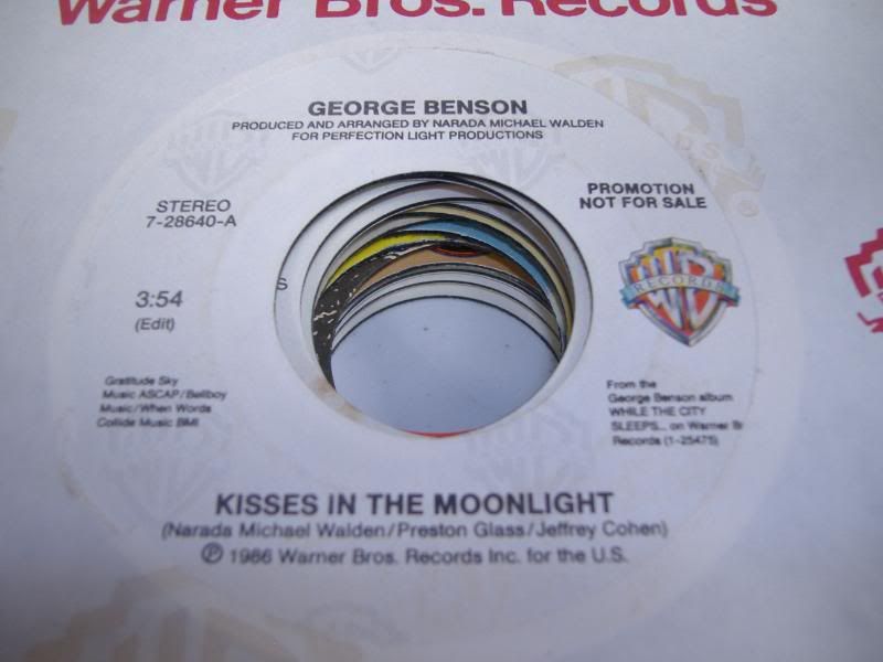 GEORGE BENSON - Kisses In The Moonlight (same)