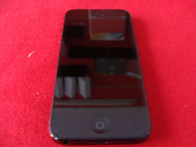 Iphone 5 16G màu Đen máy đẹp , zin 100%, Giá tốt bán nhanh cho aCE nào cần !!