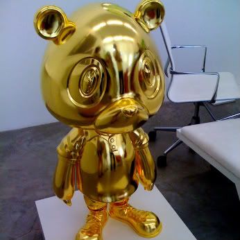 kanye-west-takashi-murakami-gold-1.jpg picture by aggies048