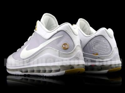 nike-air-max-lebron-vii-low-whit-1.jpg picture by aggies048