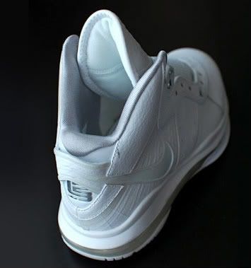 nike-air-max-lebron-viii-8-white-sa.jpg picture by aggies048