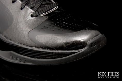 nike-zoom-kobe-v-blackout-1-570x380.jpg picture by aggies048