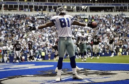 terrell-owens-arms-spread-agains-1.jpg picture by aggies048
