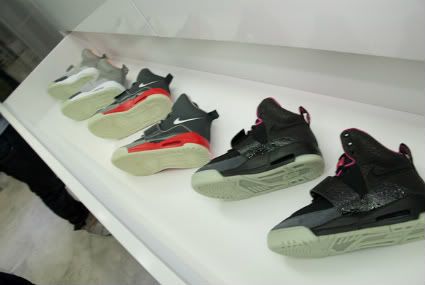 yeezy-blk-red-5-1.jpg picture by aggies048