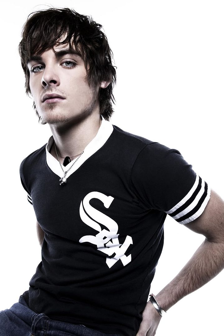 kevin zegers gorgeous