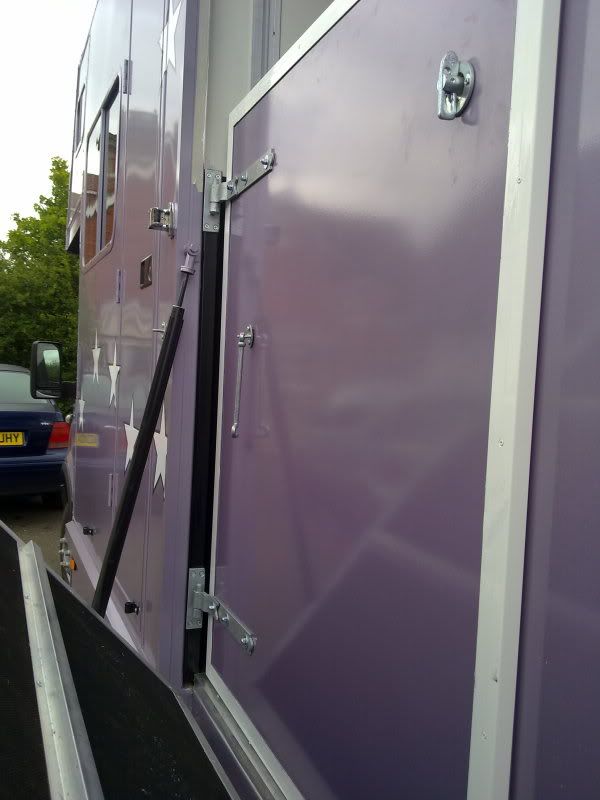 Horsebox ramp fastenings