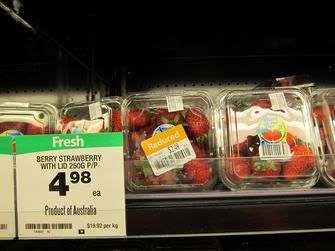 amuri strawberry @ supermarket