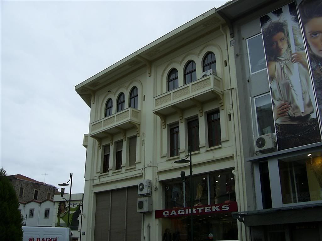 SA400144Large.jpg