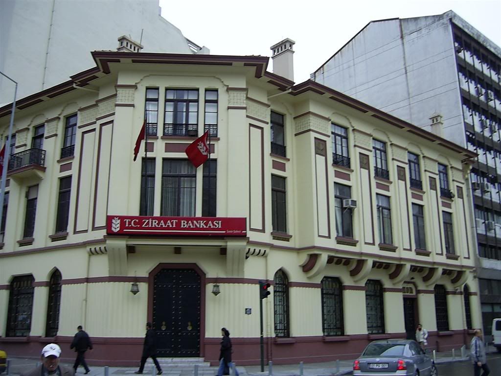 SA400159Large.jpg
