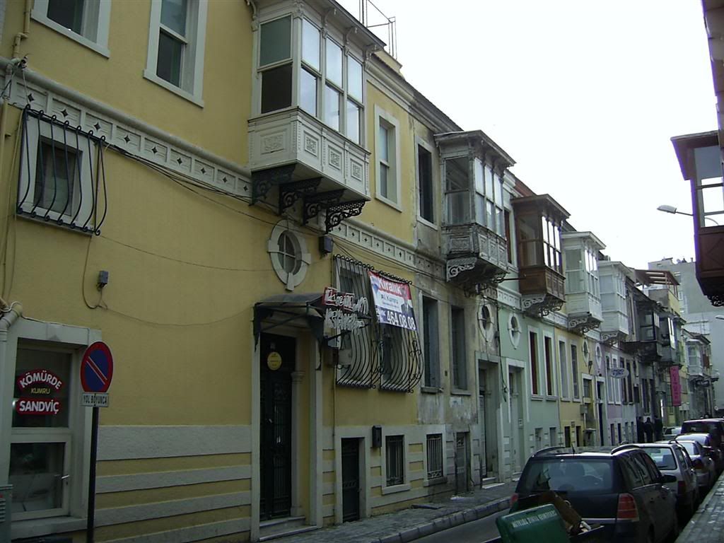 SA400198Large.jpg