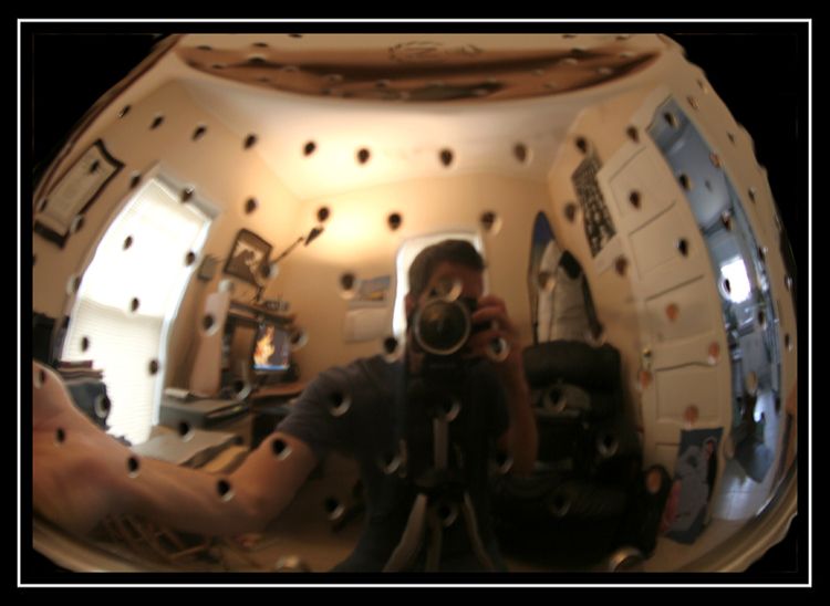 IMAGE: http://i25.photobucket.com/albums/c90/tellysurv/DPC_site/mirror.jpg