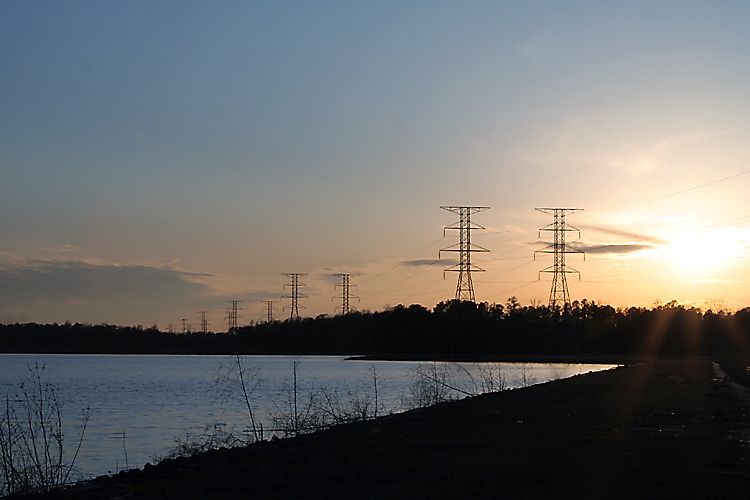 IMAGE: http://i25.photobucket.com/albums/c90/tellysurv/DPC_site/powerlines.jpg