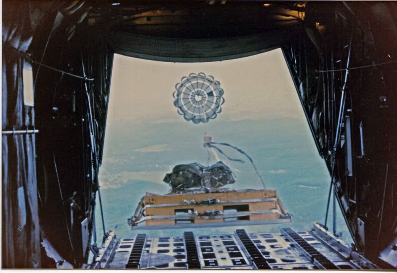 IMAGE: http://i25.photobucket.com/albums/c91/Itsed65/EquipmentDrop.jpg