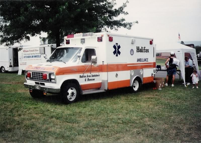 [Image: OldAmbulance13-B.jpg]