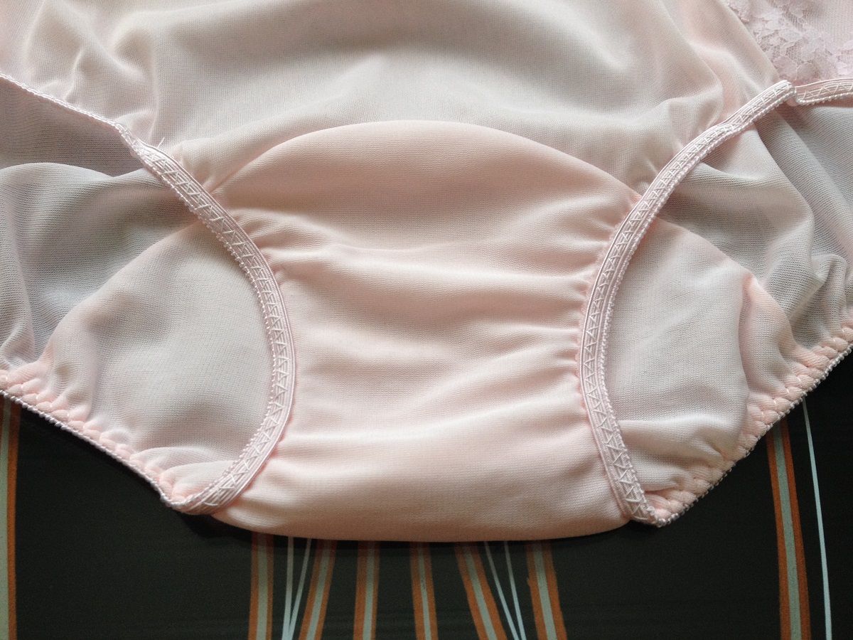 Adorable 1950s Van Raalte Pink Nylon And Lace Granny Panties~sissy Pants