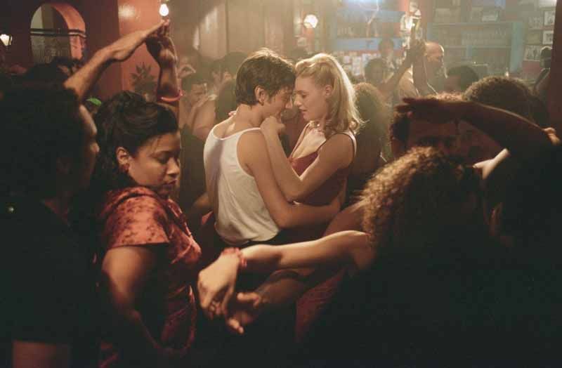 http://i25.photobucket.com/albums/c94/angelakashorty/dirty-dancing-2-12.jpg