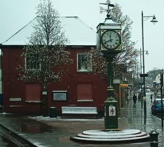 Rayleigh Clock in the snow, Easter 2008