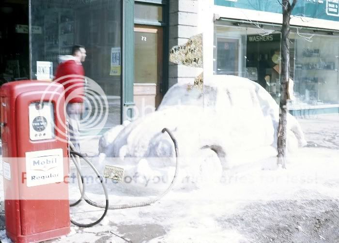 SnowBugatMobilGaspump1968.jpg