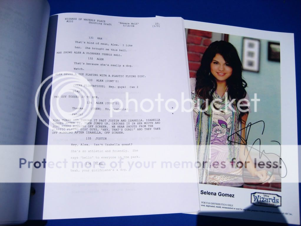 Wizards Of Waverly Place Selena Gomez SIGNED Script RPT  