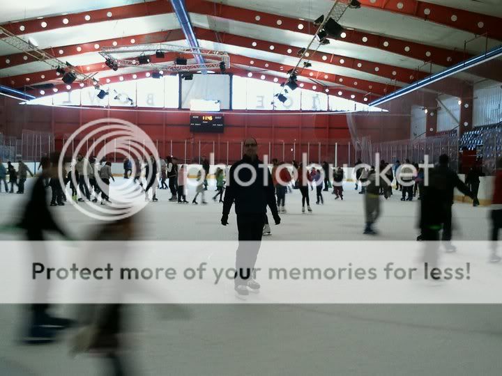 Does anyone skate at Gillingham Ice Bowl?