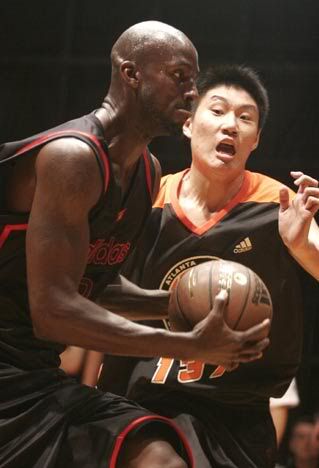 KG balled with five young Chinese players from the adidas Future Star Training Camp