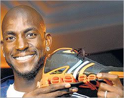 KG holds a limited edition version of his shoe -- only 100 of these Garnett '06 India-only shoes exist