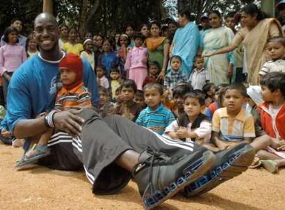 KG visits orpans on the outskirts of Banglore