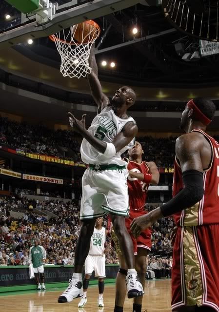 KG slams in two of his 21 points